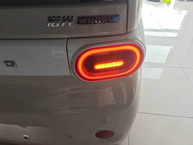 Wuling Hongguang Mini EV — Фото автомобиля 7