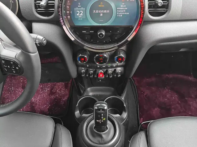 MINI Hatch — Фото автомобиля 17