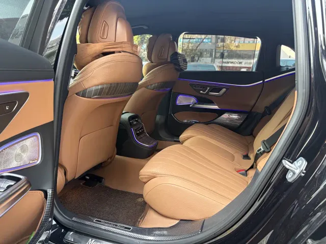 Mercedes-Benz E-Class — Фото автомобиля 5