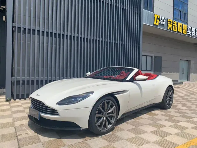 Фотография автомобиля — Aston Martin DB11