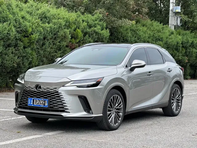 Фотография автомобиля — Lexus RX