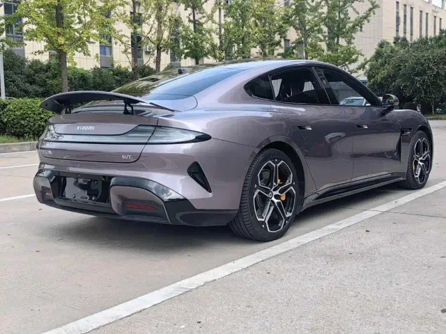 Xiaomi SU7 — Фото автомобиля 17