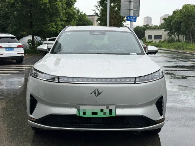Dongfeng eπ 008 — Фото автомобиля 2