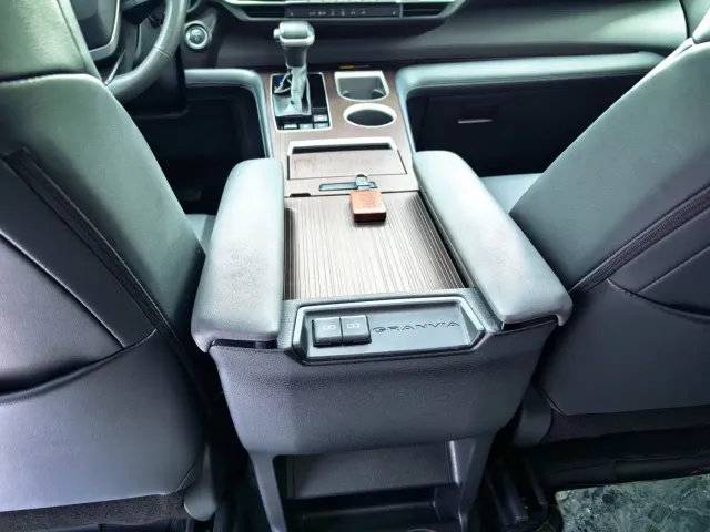 Toyota Granvia — Фото автомобиля 19