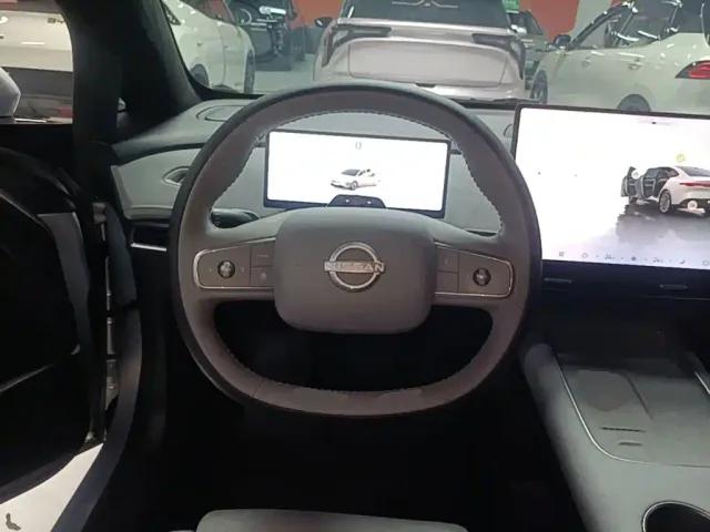 Nissan N7 — Фото автомобиля 10