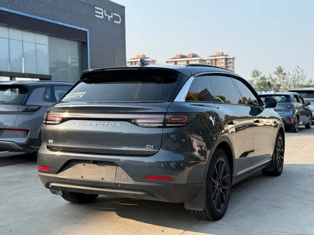 Leapmotor C11 — Фото автомобиля 11