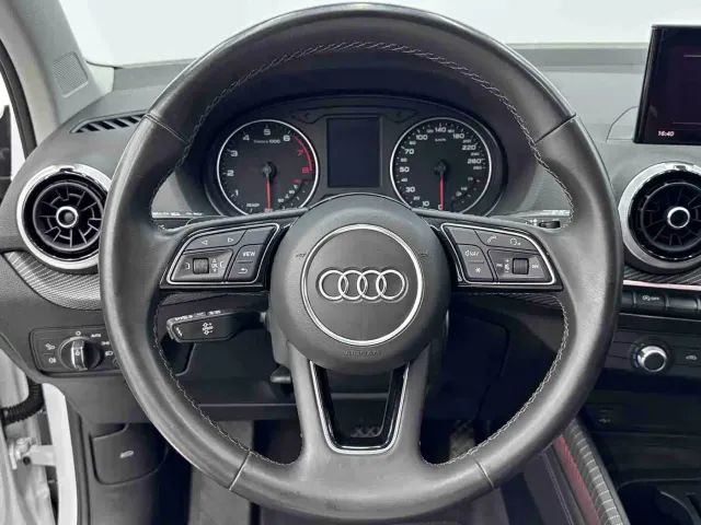 Audi Q2L — Фото автомобиля 4