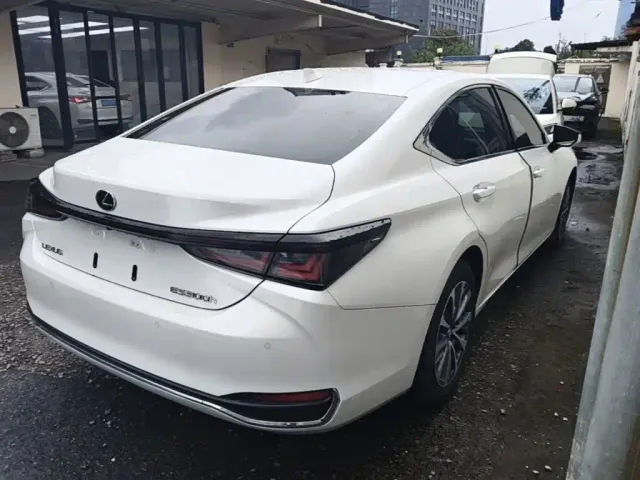 Lexus ES — Фото автомобиля 6