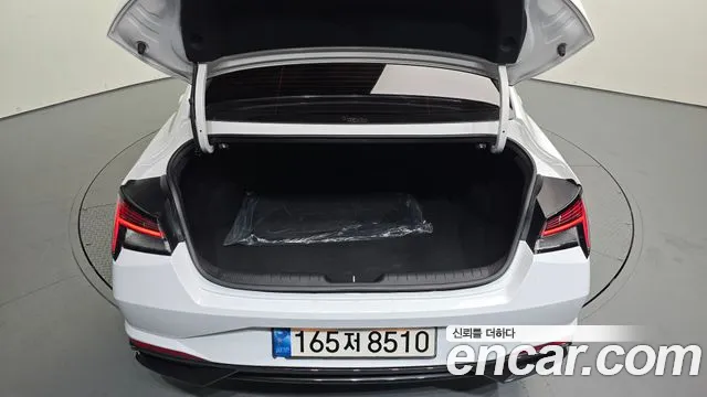 Hyundai Avante CN7 — Фото автомобиля 15