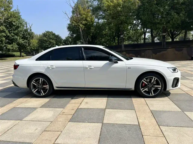 Audi A4L — Фото автомобиля 6