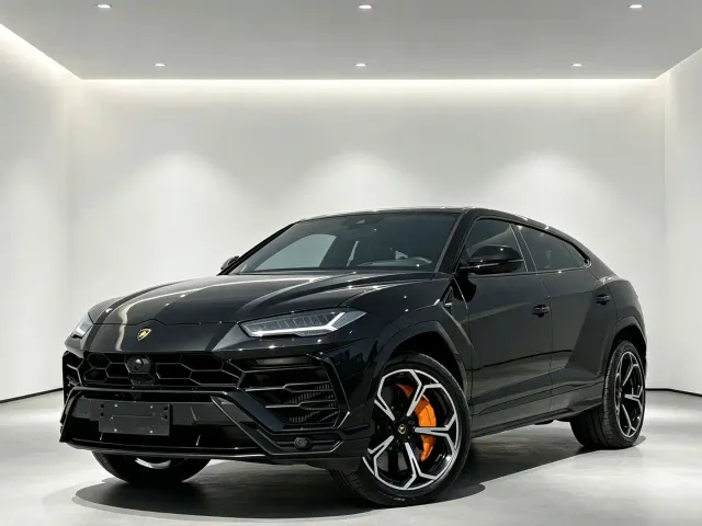Фотография автомобиля — Lamborghini Urus