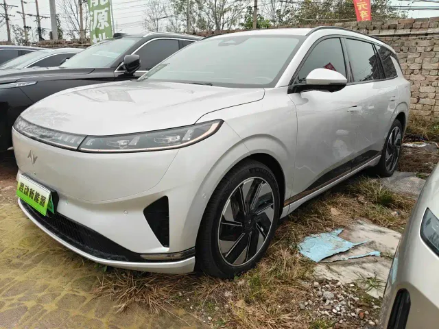 Фотография автомобиля — Dongfeng eπ 008