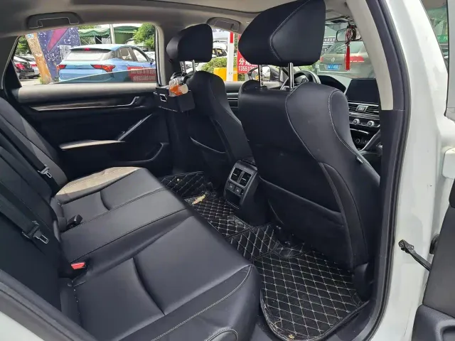 Honda Accord — Фото автомобиля 7