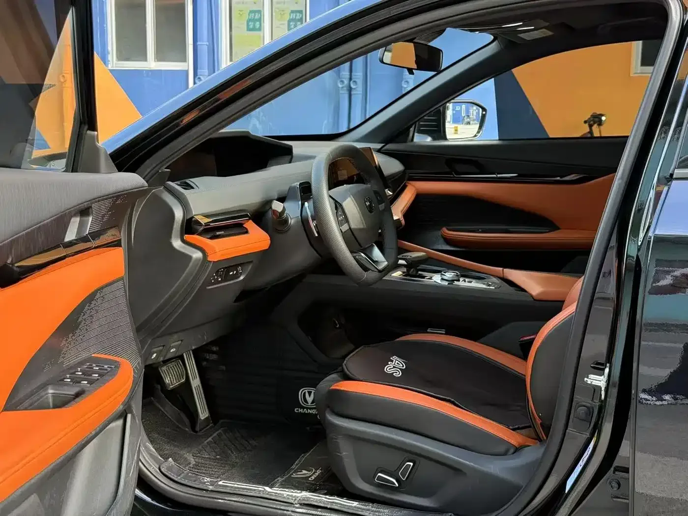 Changan Changan UNI-V 2023 1.5T Sport Edition — Фото автомобиля 4