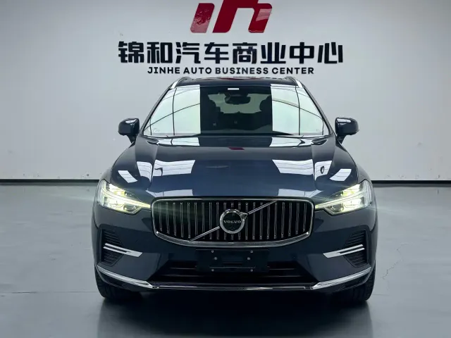 Volvo XC60 — Фото автомобиля 3