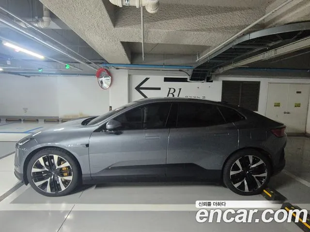 Polestar 4 — Фото автомобиля 10