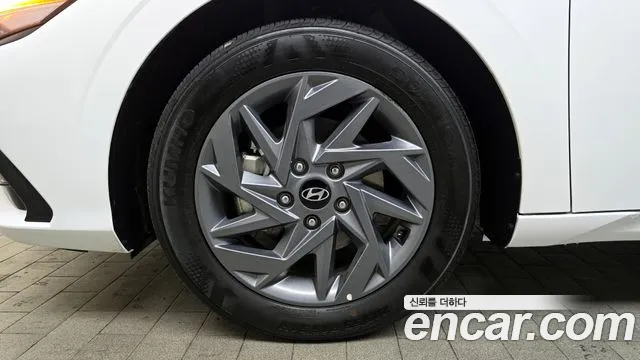 Hyundai AVANTE Новый Avante (CN7) — Фото автомобиля 5