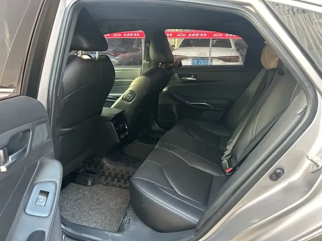 Toyota Avalon — Фото автомобиля 7