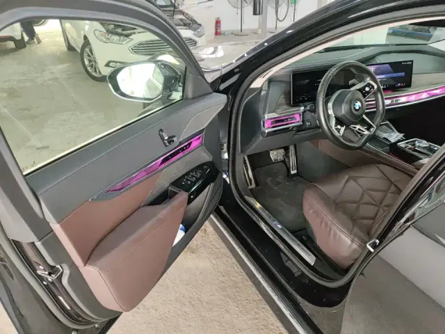 BMW 7 Series — Фото автомобиля 6