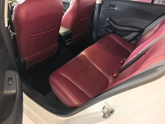 Roewe i5 — Фото автомобиля 16