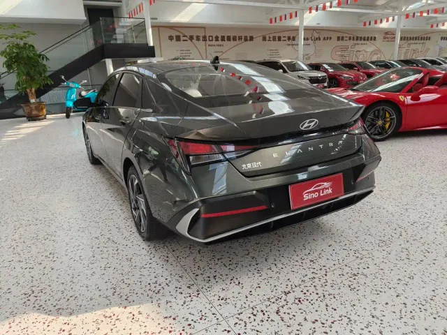Hyundai Elantra — Фото автомобиля 21