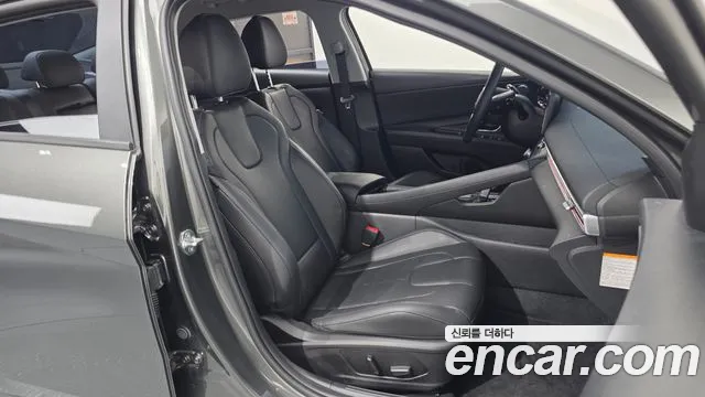Hyundai Avante CN7 — Фото автомобиля 16
