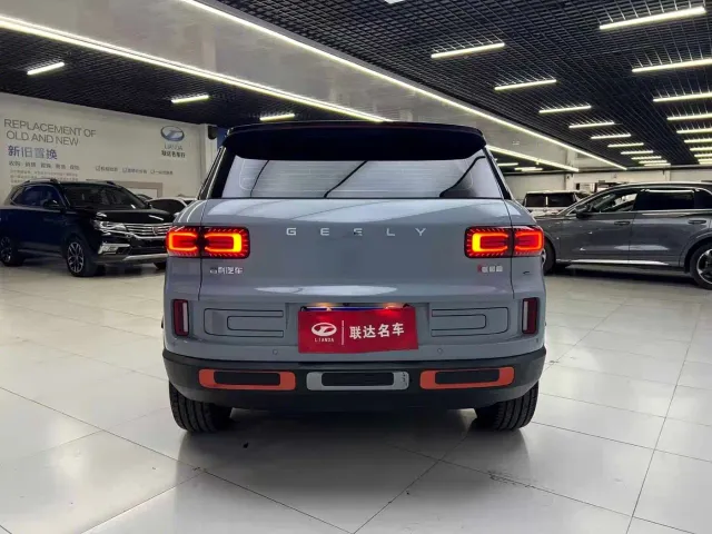 Geely ICON — Фото автомобиля 5