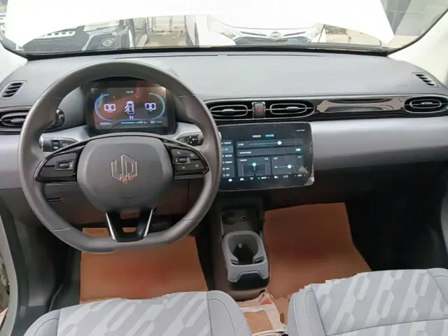 Leapmotor T03 — Фото автомобиля 9