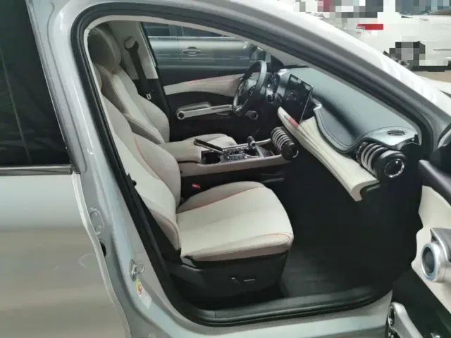 BYD Yuan PLUS — Фото автомобиля 24