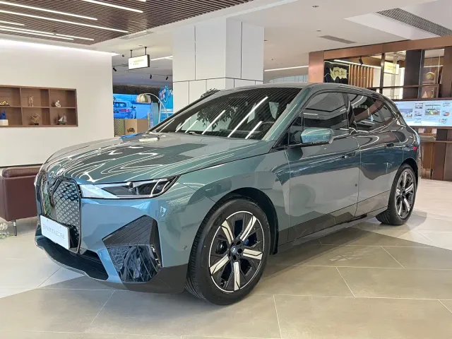 Фотография автомобиля — BMW iX