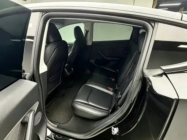 Tesla Model Y — Фото автомобиля 18