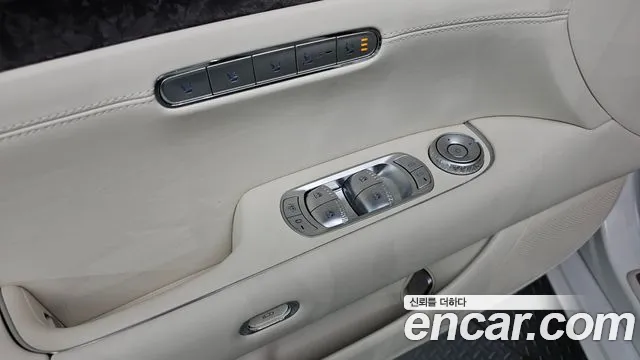 Genesis G90 Бензин 3.5 турбо AWD — Фото автомобиля 16
