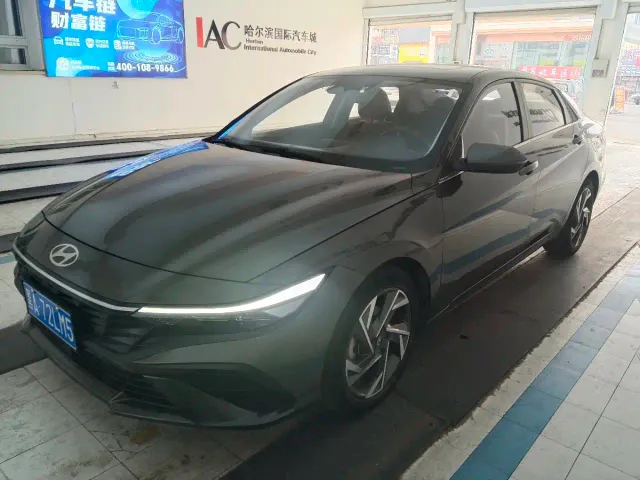 Фотография автомобиля — Hyundai Elantra