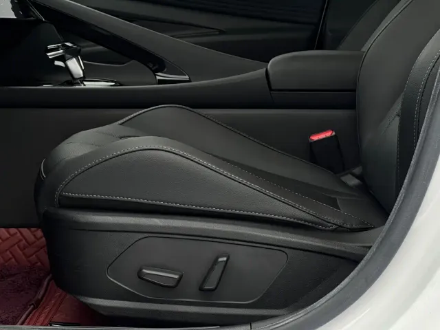 Hyundai Elantra — Фото автомобиля 19