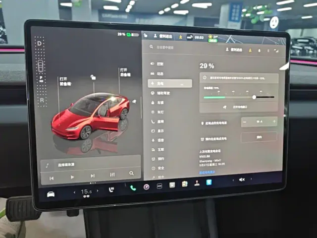 Tesla Model 3 — Фото автомобиля 12