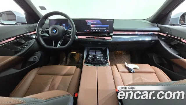 BMW 5 Series G60 — Фото автомобиля 10
