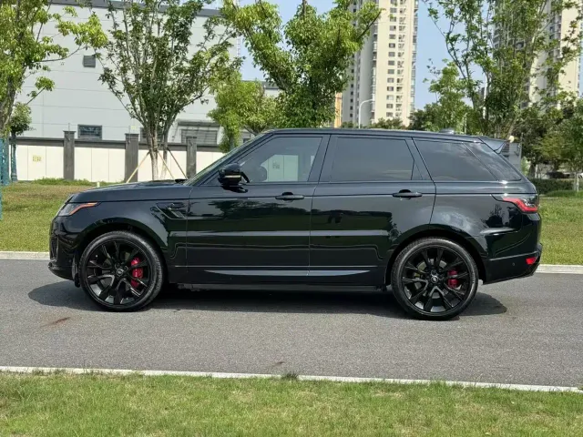 Land Rover Range Rover Sport — Фото автомобиля 3