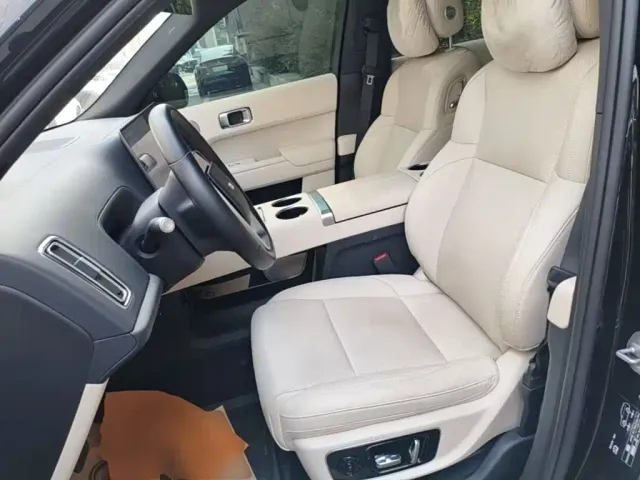 Li Auto L9 — Фото автомобиля 14
