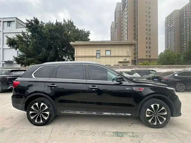 Hongqi HS7 — Фото автомобиля 3