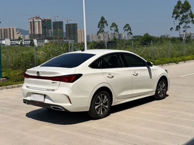 Changan Eado — Фото автомобиля 9