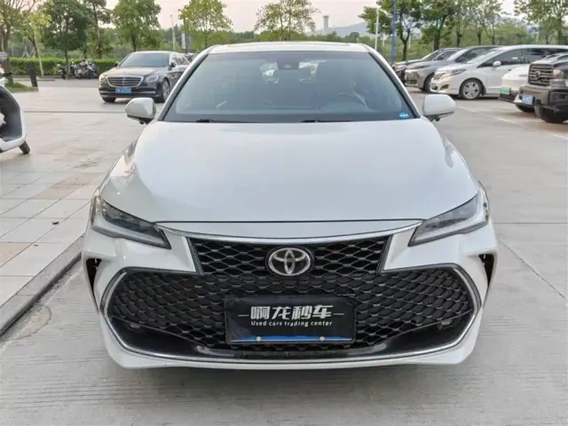Toyota Avalon — Фото автомобиля 2