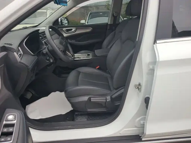 Roewe RX5 — Фото автомобиля 14