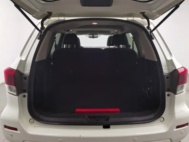 Nissan Terra 2020 2.5L XL Upper 4WD Automatic Luxury Edition — Фото автомобиля 16