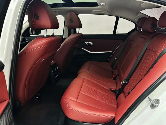 BMW 3 Series — Фото автомобиля 13