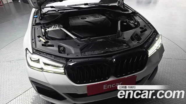 BMW 5-Series — Фото автомобиля 6
