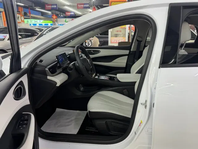 BYD Seal 05 DM-i — Фото автомобиля 7