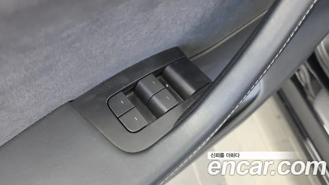 Tesla Model 3 — Фото автомобиля 24