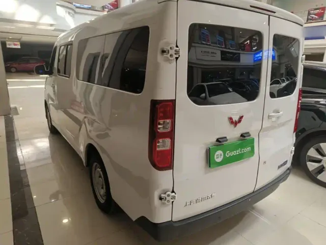 Wuling Yangguang — Фото автомобиля 4