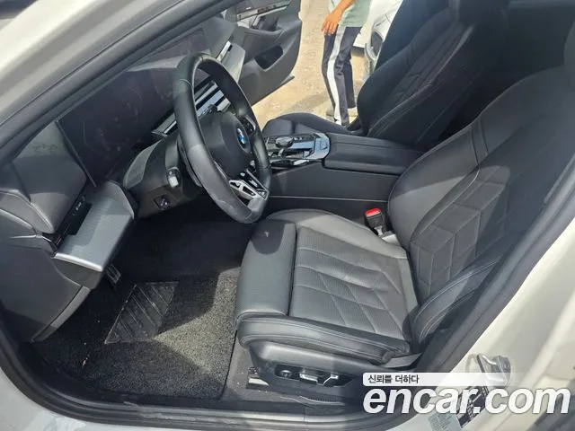 BMW 5-Series — Фото автомобиля 16