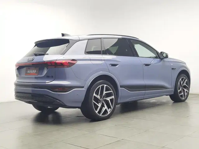 Audi Q6L e-tron — Фото автомобиля 2